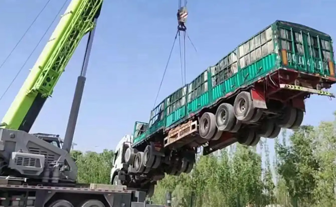 巴音郭楞蒙古自治州道路脱困救援案例